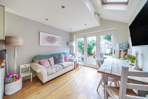 46 Queens Road, Thames Ditton, KT7 0QX