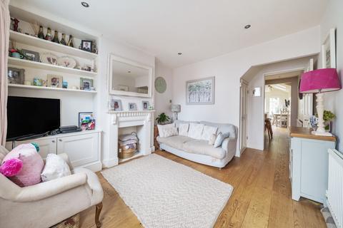 46 Queens Road, Thames Ditton, KT7 0QX