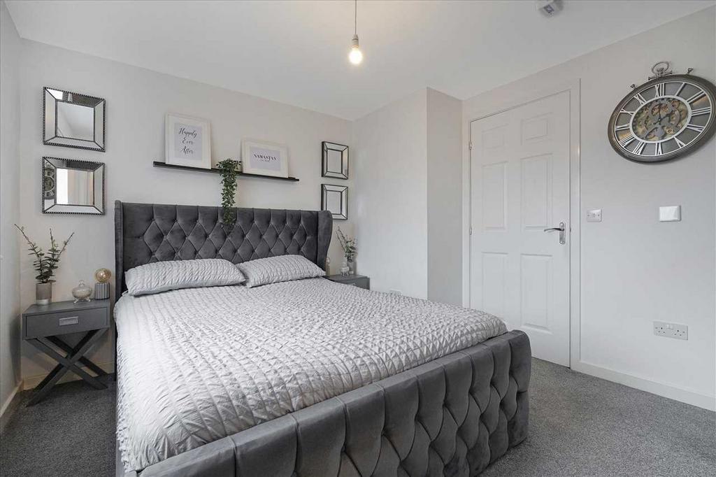 Bedroom One (2)