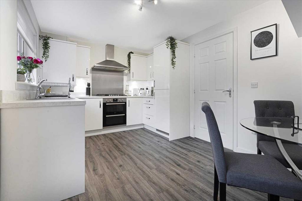 Kitchen Dining (2)