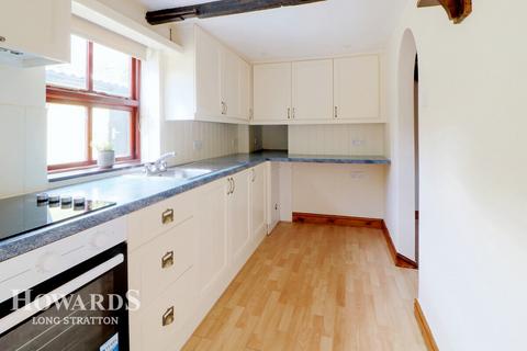 2 Gills Close, Harleston, IP20 9BL