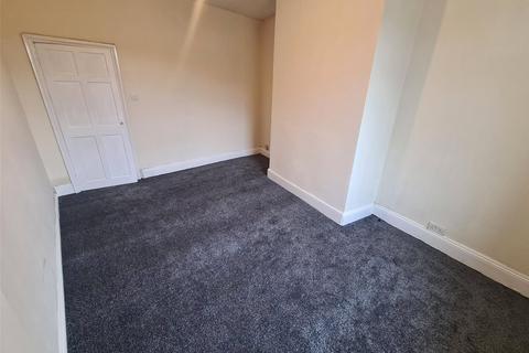 2 bedroom end of terrace house to rent, Norristhorpe Lane, Liversedge, West Yorkshire, WF15