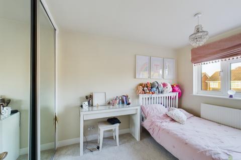 62 Randolph Close, Bexleyheath, DA7 6HY