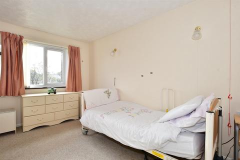 1 bedroom ground floor flat for sale, Stakes Road, Purbrook, Waterlooville, Hampshire
