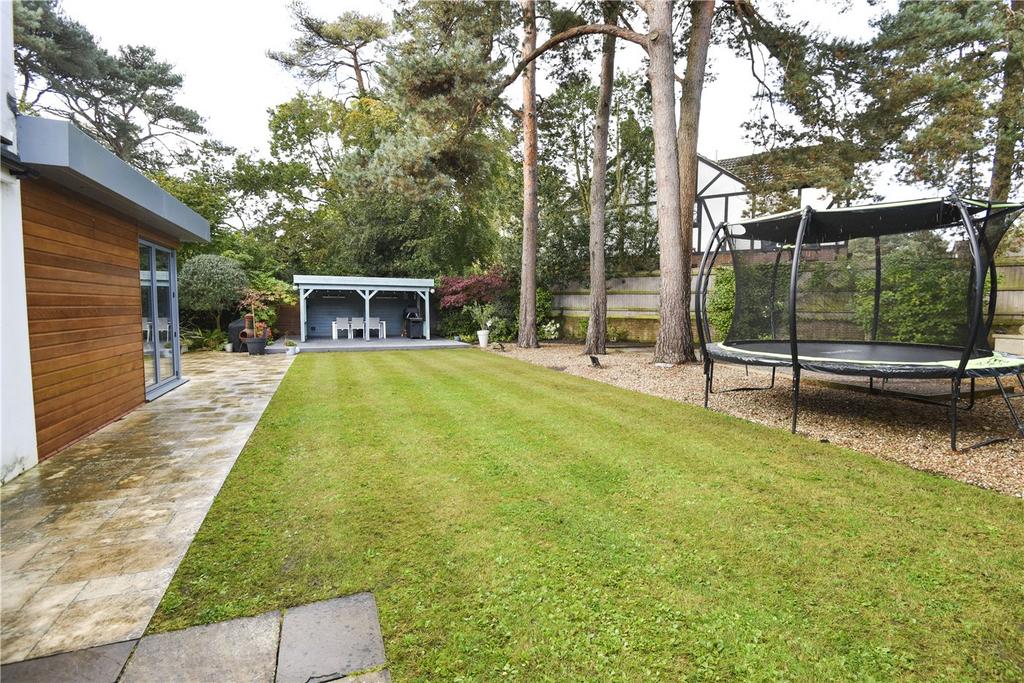 Higher Blandford Road, Broadstone, Dorset, BH18 5 bed detached house