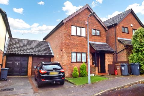 3 bedroom detached house for sale, Leggett Grove, Stevenage, Hertfordshire, SG1