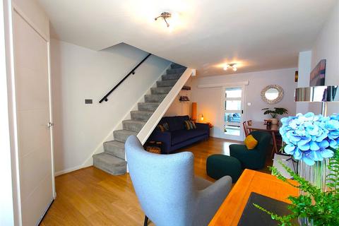 17 Repens Way, Hayes, UB4 9PR