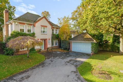 5 Reed Place, West Byfleet, KT14 6AX