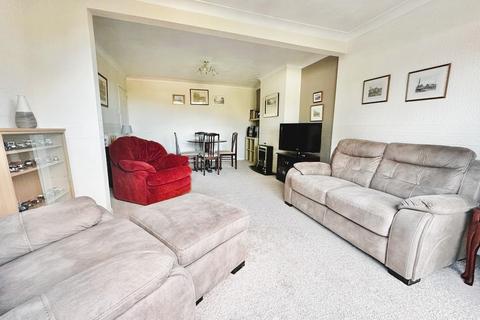 2 bedroom semi-detached bungalow for sale - Childscroft Road, Rainham,