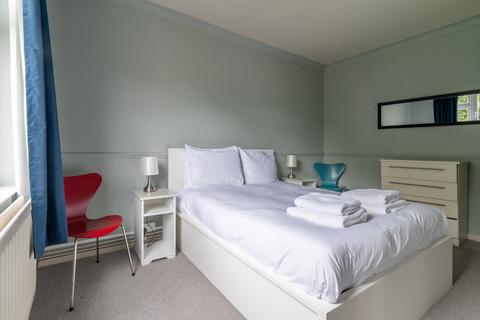undefined, Flat   Atney Road, London SW15