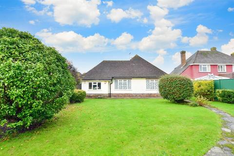 2 bedroom detached bungalow for sale - Ruston Park, Rustington, West Sussex