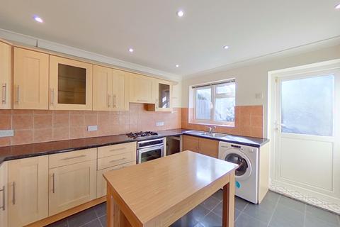 2 bedroom terraced house for sale, Fairholme Crescent, Hayes UB4