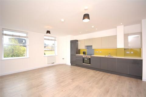 2 bedroom apartment to rent, New London Road, CM2