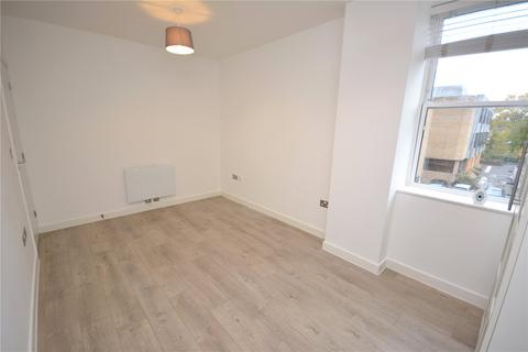 2 bedroom apartment to rent, New London Road, CM2