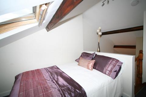 2 bedroom flat to rent, NORTH LANE, Leeds