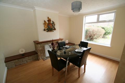 3 bedroom house to rent, PARKLAND DRIVE, Leeds