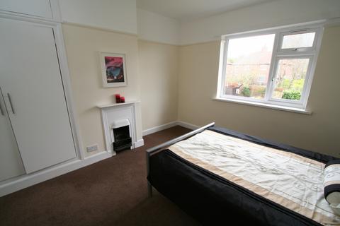 3 bedroom house to rent, PARKLAND DRIVE, Leeds