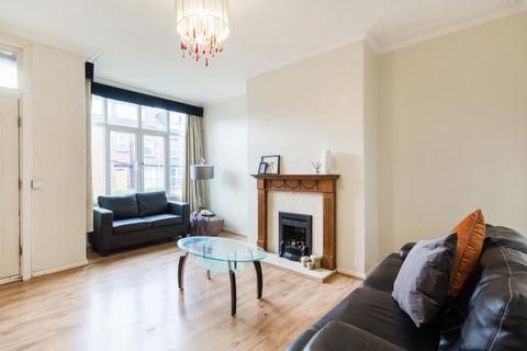 2 bedroom house to rent, BEECHWOOD VIEW, Leeds