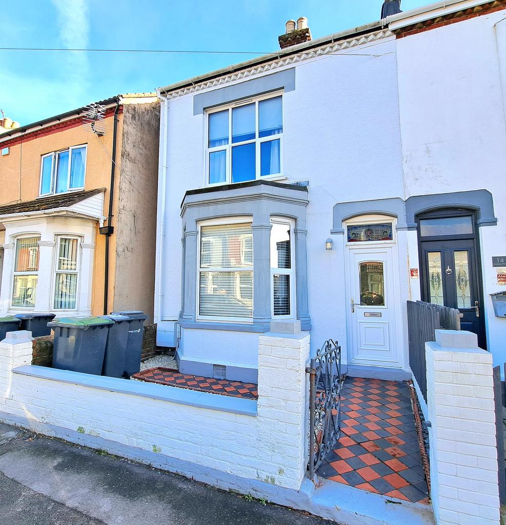 Avenue Road, Gosport PO12 3 bed end of terrace house for sale £265,000