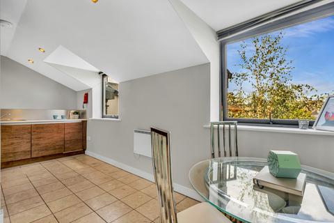 2 bedroom flat to rent, Cross Granby Terrace, Leeds