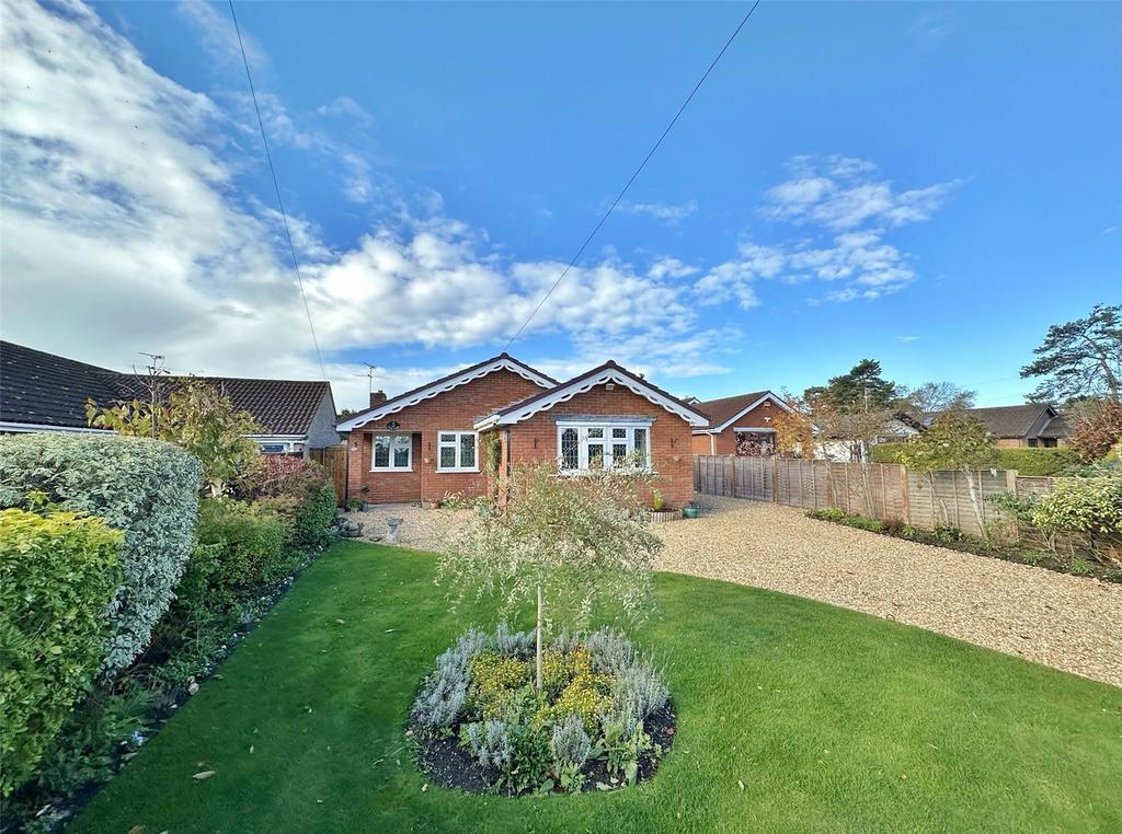 Magnolia Close, Verwood, Dorset, BH31 3 bed bungalow for sale £475,000