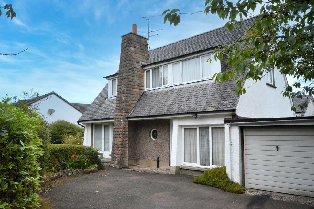 Glen Road, Torwood, Stirlingshire, FK5 4SN 3 bed detached house for