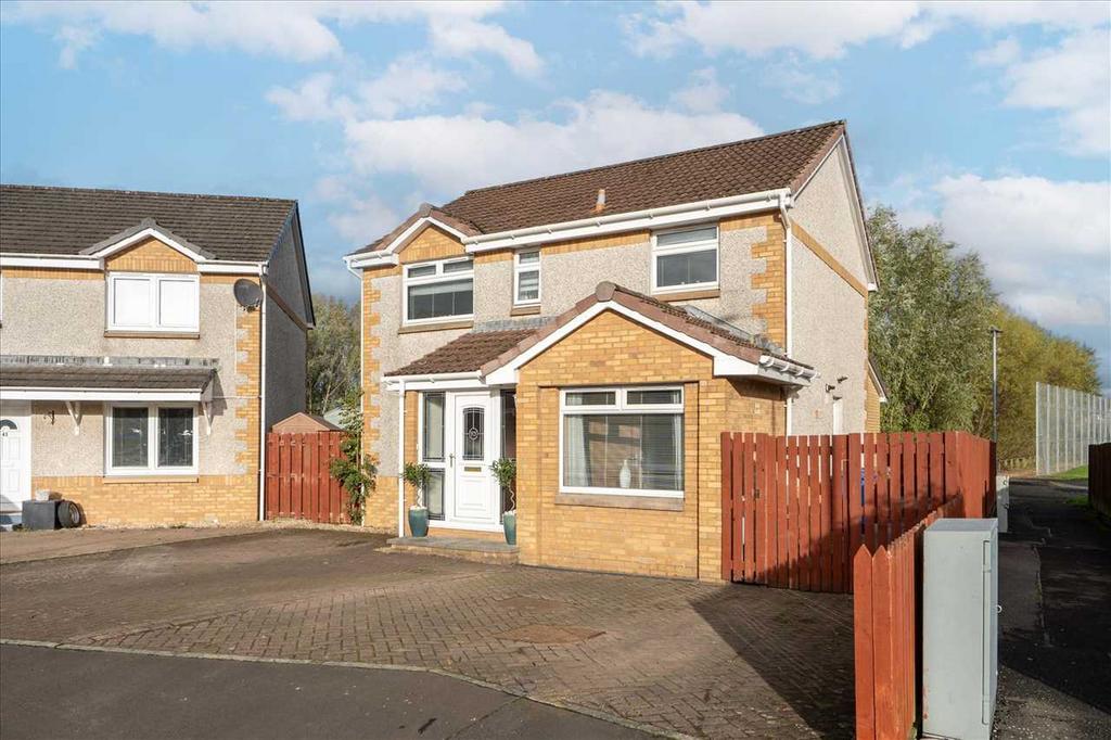 43 Kirkton Place, FK2 8AG 4 bed detached house £280,000