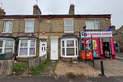 2 bedroom terraced house to rent, Lincoln Road, Peterborough, Cambridgeshire. PE4 6AH