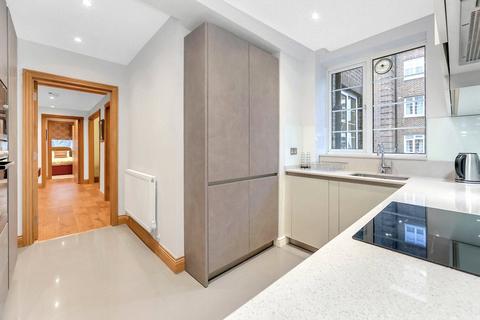 3 bedroom apartment for sale, Marlborough Court, Pembroke Road, London, W8