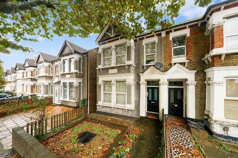 2 bedroom flat for sale - Brownhill Road, London SE6