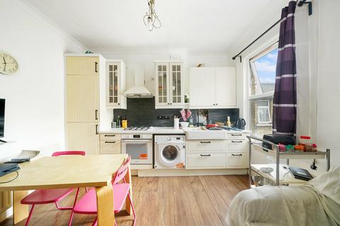 2 bedroom flat for sale - Brownhill Road, London SE6