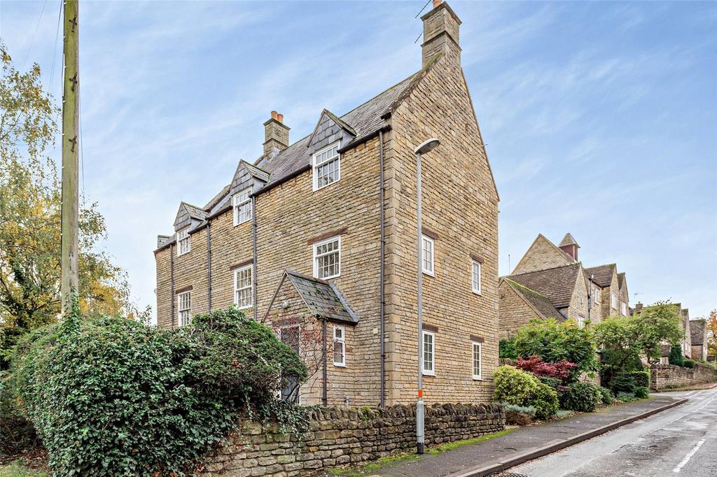 North Street, Oundle, Peterborough, PE8 4 bed end of terrace house for sale £385,000