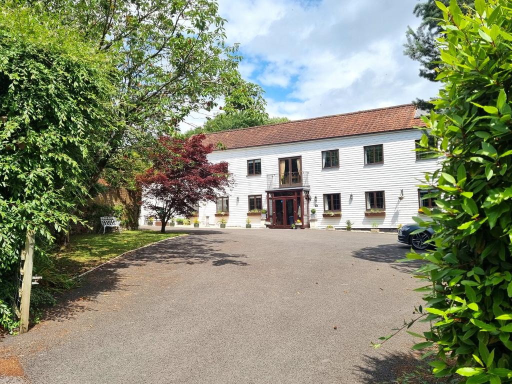 Clay Lane, Uffculme, Cullompton, Devon, EX15 5 bed detached house for