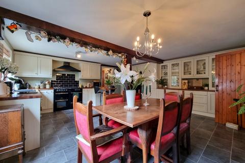undefined, Clay Lane, Uffculme, Cullompton, Devon, EX15