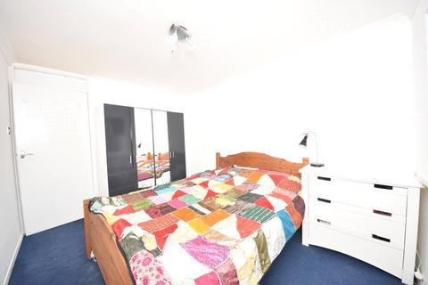 2 bedroom apartment for sale, Windsor Drive, High Wycombe, Buckinghamshire, HP13