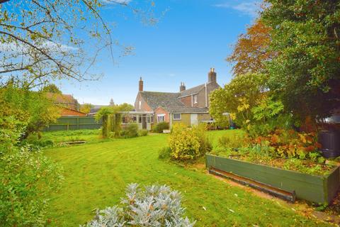 4 bedroom detached house for sale, 18 High Street, Wainfleet St Mary PE24