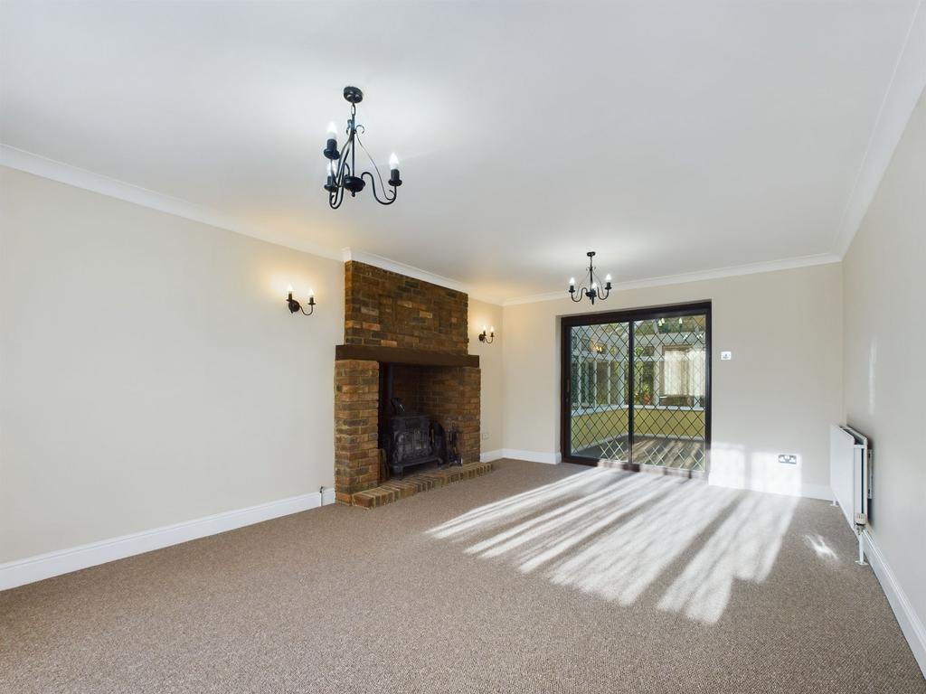 Pringle Way, Little Stukeley, Huntingdon. 5 bed detached house for sale