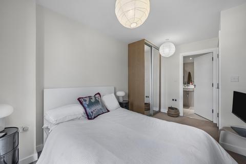 Flat 18, 2 Devizes Street, London, N1 5DY