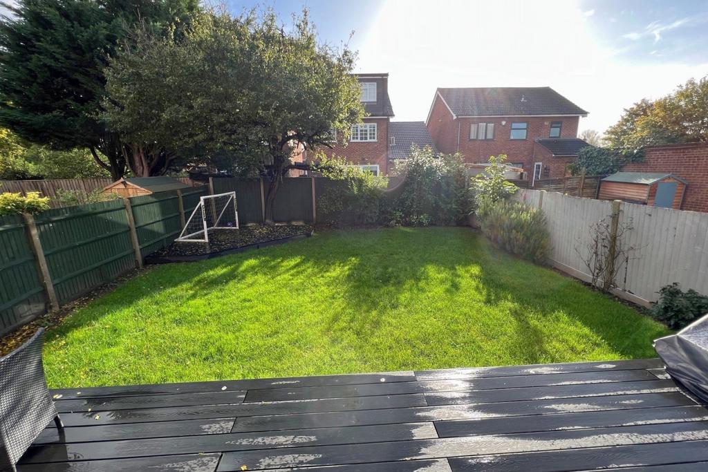6 Moorfields Close Gdn