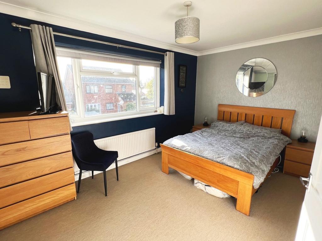 6 Moorfields Close B1