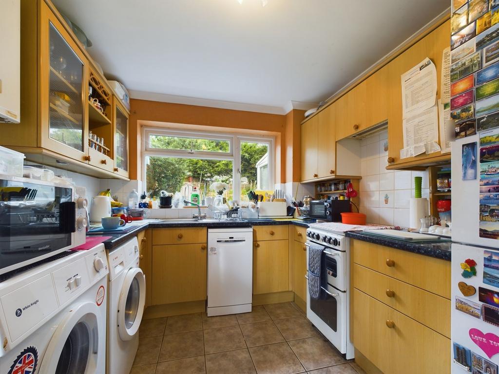 Manor Drive, Sawtry, Huntingdon. 2 bed semidetached house for sale £