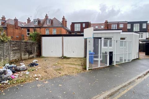 36 Welldon Crescent, Harrow, HA1 1QR