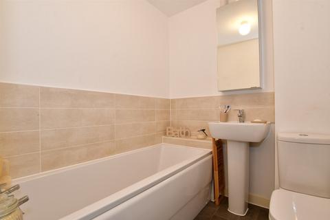 42 Faraday Drive, Minster On Sea, Sheerness, ME12 3UQ