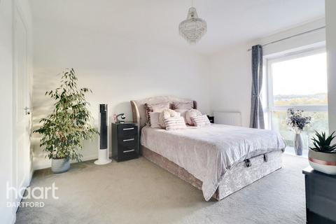 105 Havelock Drive, Greenhithe, DA9 9XT