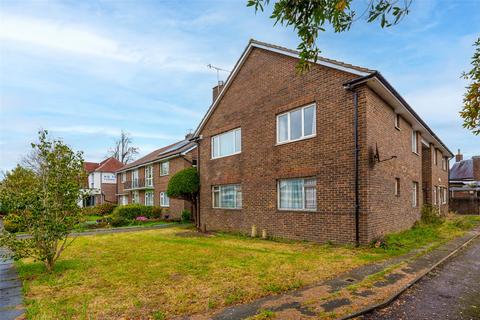 2 bedroom flat for sale, Manor Field Court, Broadwater Road, Worthing, West Sussex, BN14