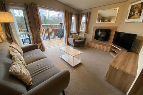 2 bedroom holiday park home for sale, Farley Green, Albury, Guildford GU5