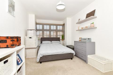 14 Sidney Grove, Herne Bay, CT6 5FE