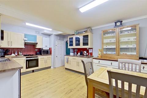 3 bedroom semi-detached house for sale - Upper Brighton Road, Lancing, West Sussex, BN15