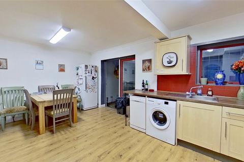 3 bedroom semi-detached house for sale - Upper Brighton Road, Lancing, West Sussex, BN15