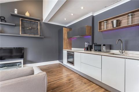 2 bedroom flat for sale, Gloucester Terrace, London, W2